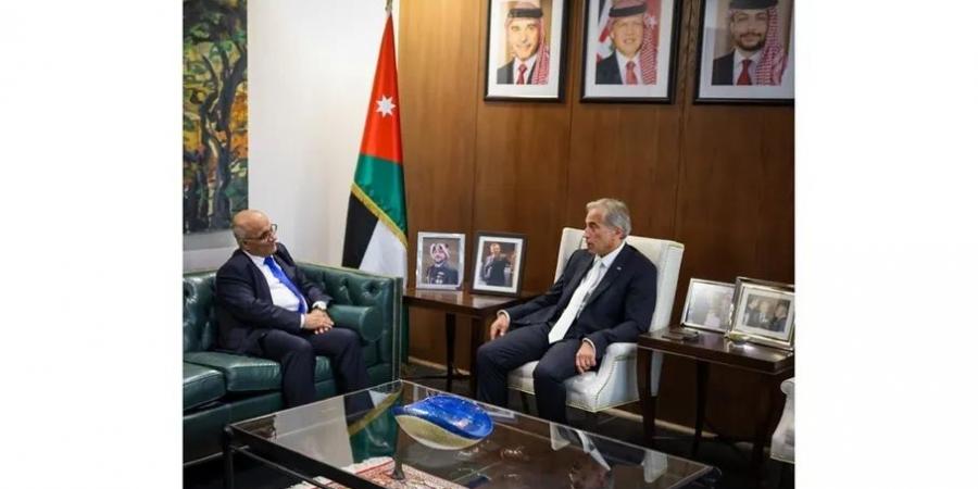 حسان لنقيب الصحفيين: الحكومة تدعم استقلالية الإعلام - تليجراف الخليج