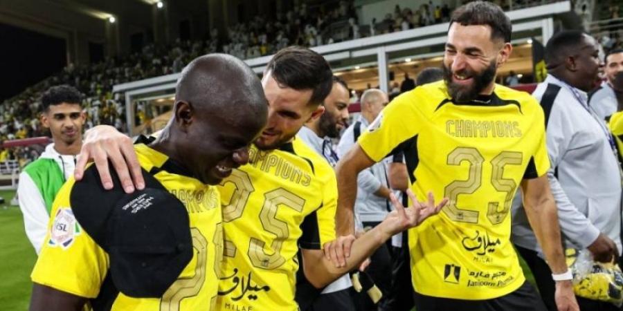 عندما يعانق «العميد» كأس الدوري مرَّة أخرى - تليجراف الخليج