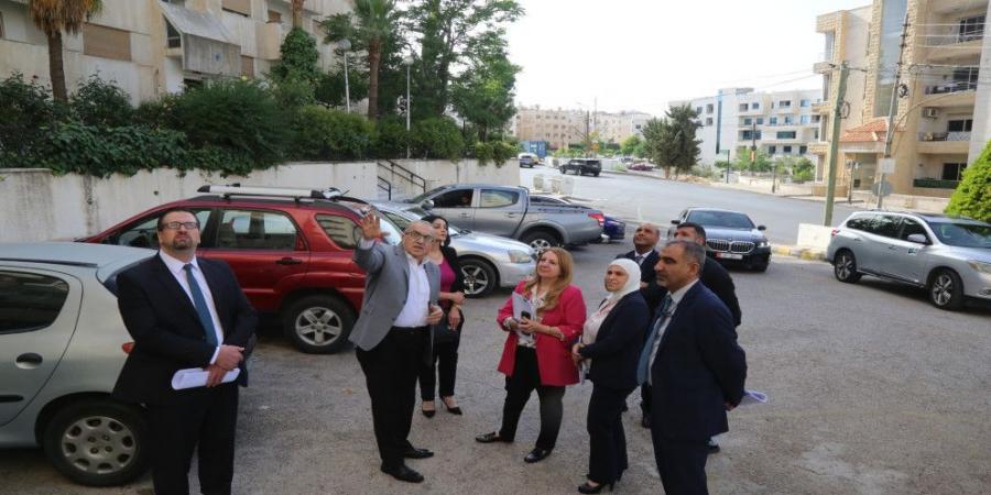وزيرا الأشغال والدولة لشؤون الخارجية بتفقدان مشروع صيانة السكن الوظيفي لموظفي الخارجية - تليجراف الخليج
