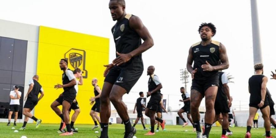 الاتحاد يحل ضيفاً على الشباب في افتتاح الجولة 33.. اليوم - تليجراف الخليج