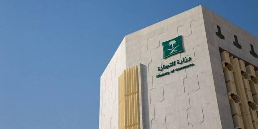 ضبط أكثر من 35 ألف منتج مغشوش ومجهول المصدر لهواتف ذكية في الرياض - تليجراف الخليج
