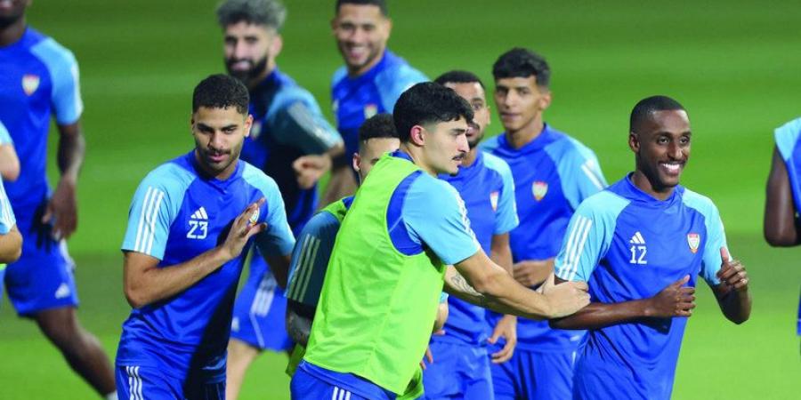 «الأبيض» يختتم تحضيرات مباراة أوزبكستان اليوم - تليجراف الخليج