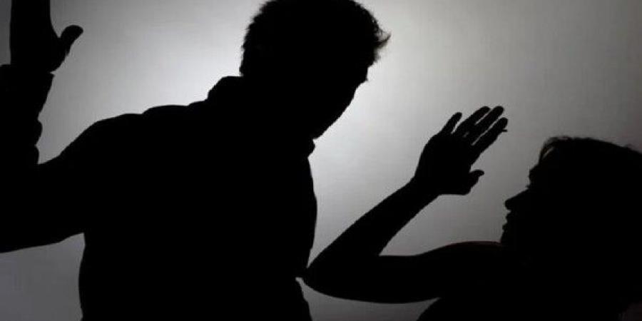 زوجة فنان مصري تنهار باكية وتتهمه بتعنيفها... وهكذا جاء رد فعله - تليجراف الخليج