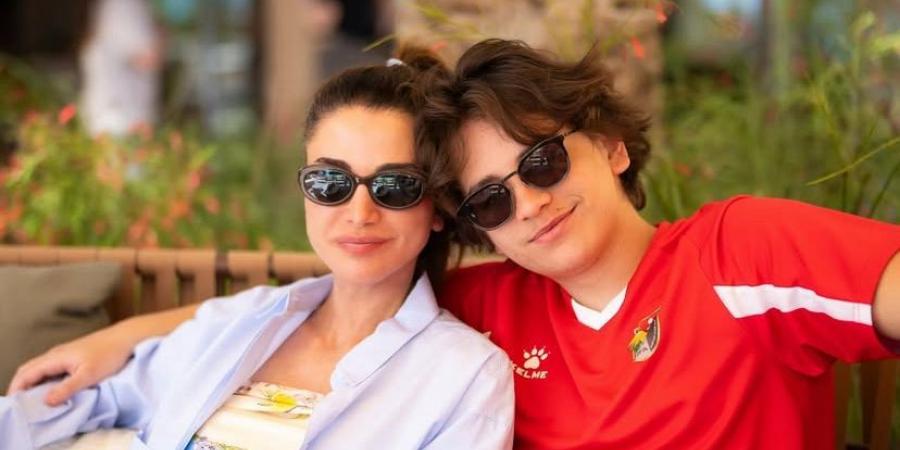 الملكة رانيا: "أحلى شي بالعيد لمة العائلة .. وتي شيرت المنتخب زي رسمي هاليومين" - تليجراف الخليج