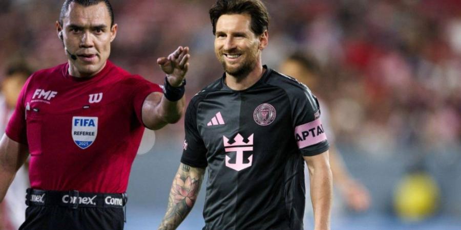 حكم «قميص ميسي» يدير قمة المنتخب السعودي أمام أمريكا! - تليجراف الخليج