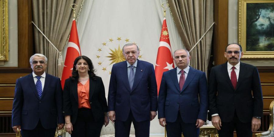 إردوغان يلتقي وفد حزب مؤيد للأكراد في "مرحلة جديدة" من التقارب - تليجراف الخليج