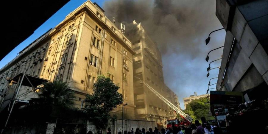النيابة المصرية تحقق في واقعة حريق مبنى سنترال رمسيس - تليجراف الخليج