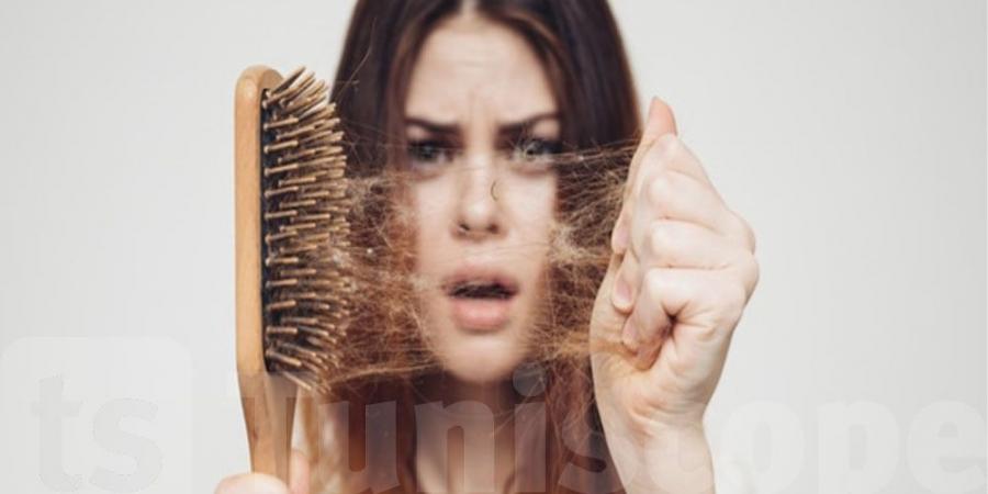 علاش شعرك يطيّح برشا في الصيف؟ اكتشف السبب - تليجراف الخليج