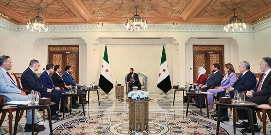 الرئيس الشرع يجتمع بأعضاء اللجنة العليا لانتخابات مجلس الشعب - تليجراف الخليج